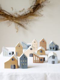 T&ucirc;s tiny paper houses (3)